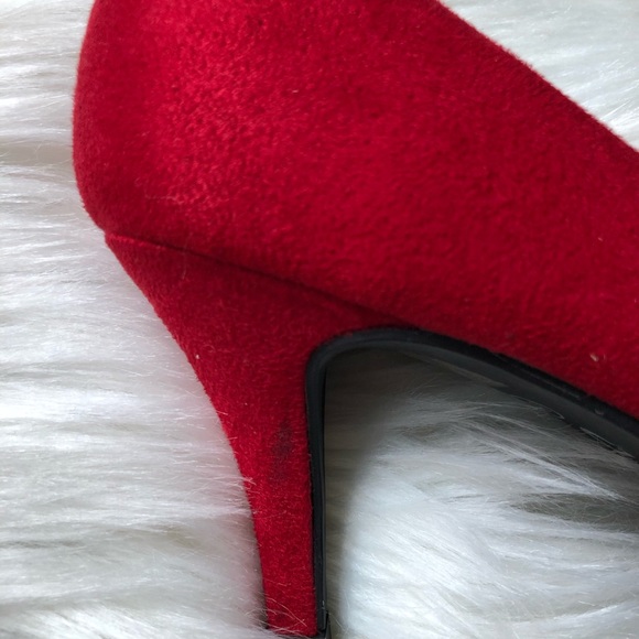 CL by Laundry suede closed toe red pump heels. - Picture 6 of 8